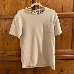 men’s beige t shirt